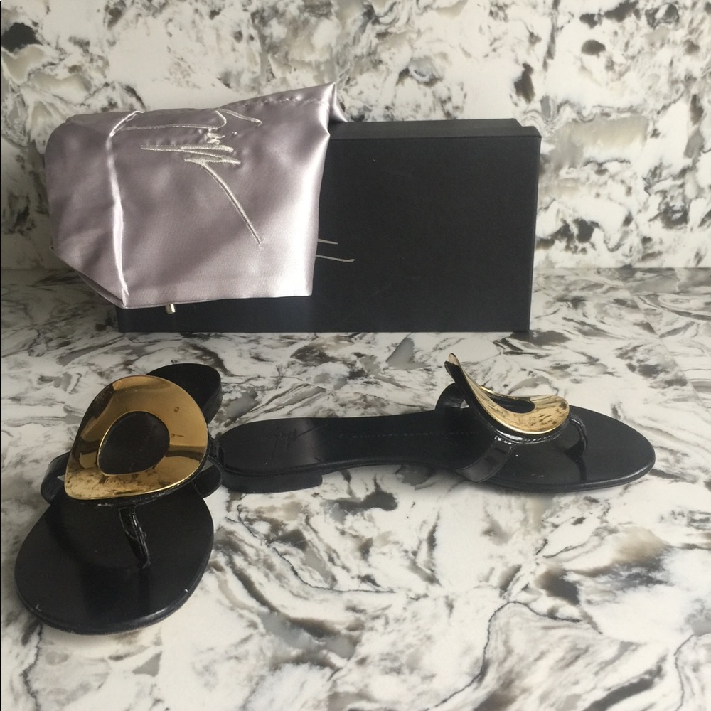Giuseppe Zanotti Gold/Black Leather Flats
